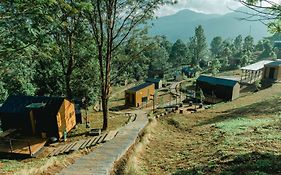 Bobocabin Puncak Gunung Mas